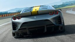 Ferrari 812 Competizione full