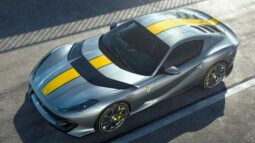 Ferrari 812 Competizione full