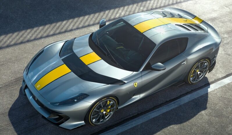 Ferrari 812 Competizione full