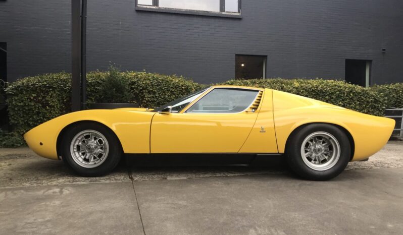 Lamborghini Miura P400 full