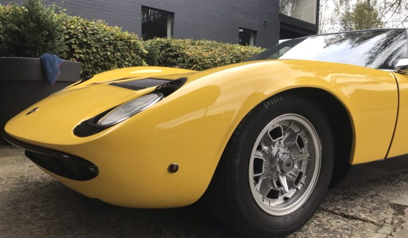 Lamborghini Miura P400 full