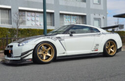 Nissan GT-R STD full