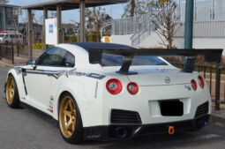 Nissan GT-R STD full