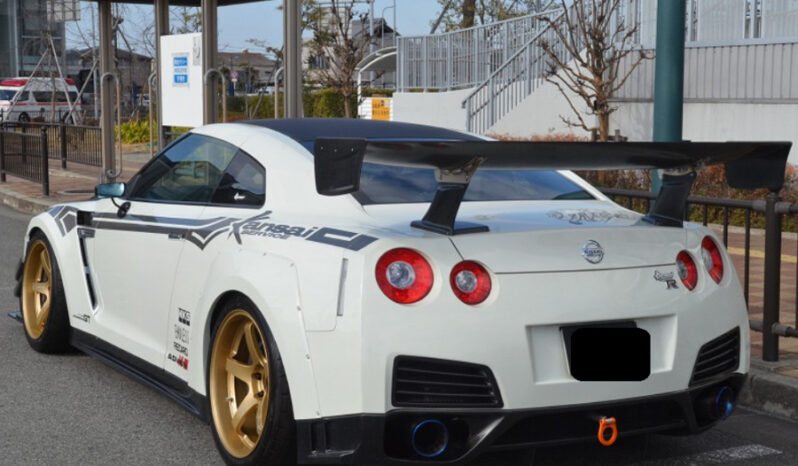 Nissan GT-R STD full