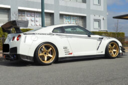 Nissan GT-R STD full