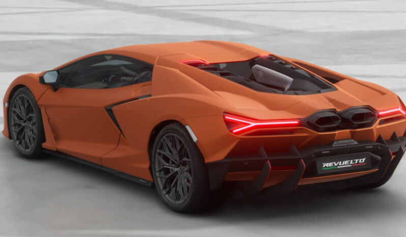 Lamborghini Revuelto full