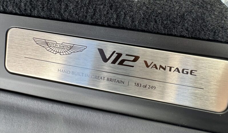 Aston Martin V12 Vantage Roadster full