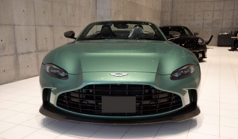 Aston Martin V12 Vantage Roadster full