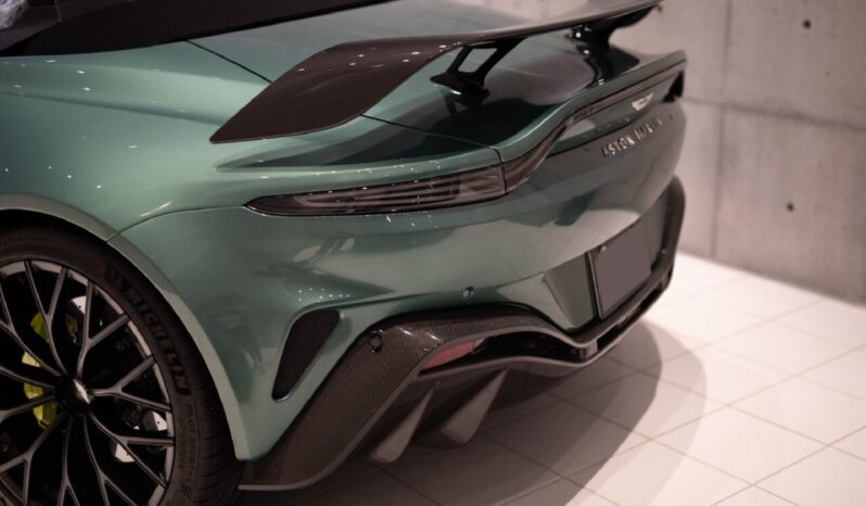 Aston Martin V12 Vantage Roadster full