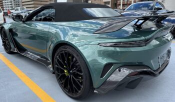 Aston Martin V12 Vantage Roadster full