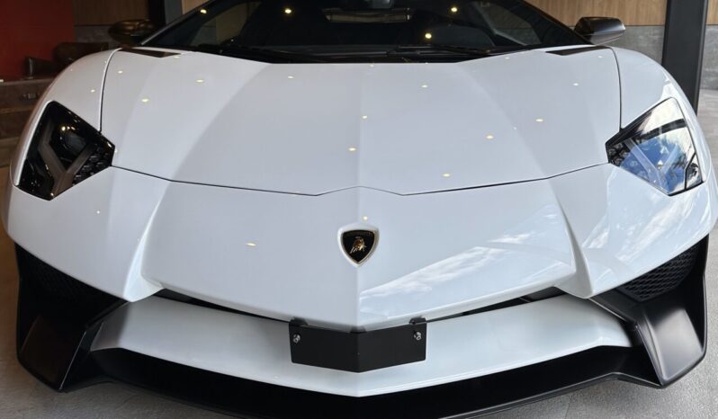 Lamborghini Aventador SV full