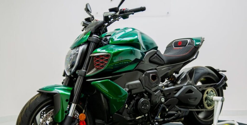 新品本物 DIAVEL iPhone android Motorcycle CarPlay & Android Auto | Motorcycle Radio