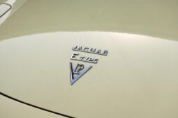 Jaguar E-Type Series 3 Roadster full