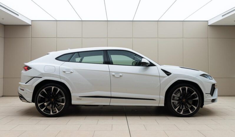 Lamborghini Urus full