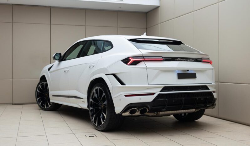 Lamborghini Urus full