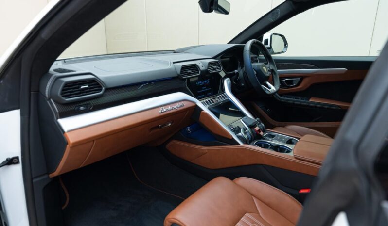 Lamborghini Urus full