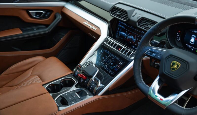 Lamborghini Urus full